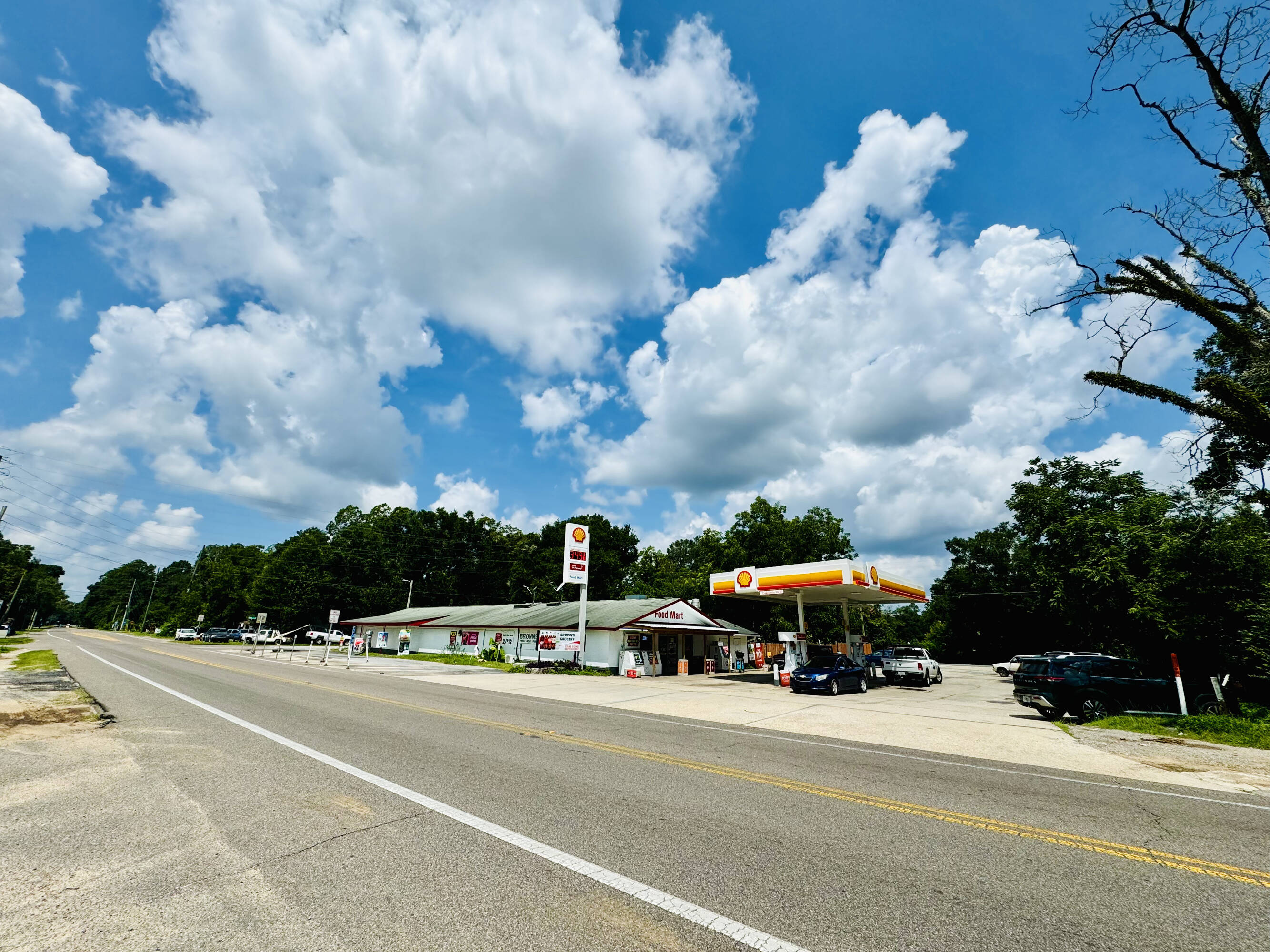 SHELL GAS STATION & BROWNS SUPERMARKET FOR SALE! (20-YEAR PURE NNN LEASE)